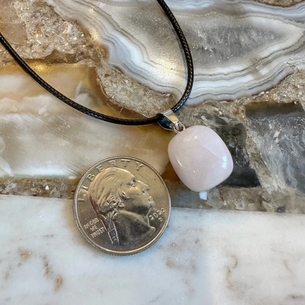 3070 Chic Rose Quartz Pendant Necklace